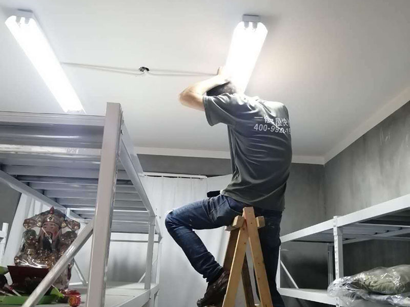 家庭燈具維修常見的維修辦法_專業師傅是如何進行家庭燈具維修的